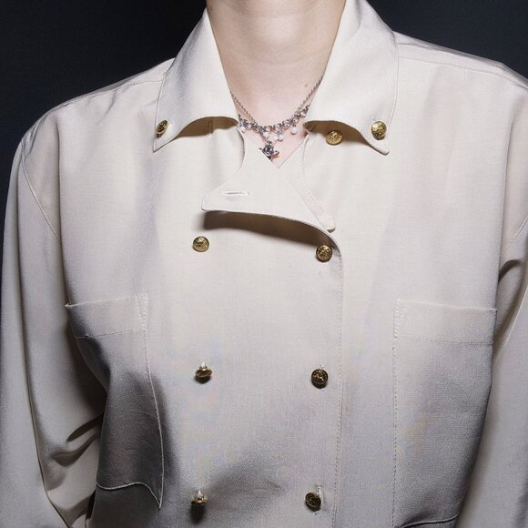 Vintage 70s pirate cream button-up shirt with pointy collar and gold buttons - Picture 6 of 16